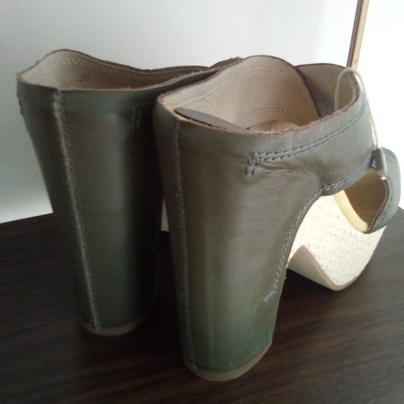 Vintage Criss Cross  Platform Leather  Wrapped Heel Sandals - Picture 12 of 16